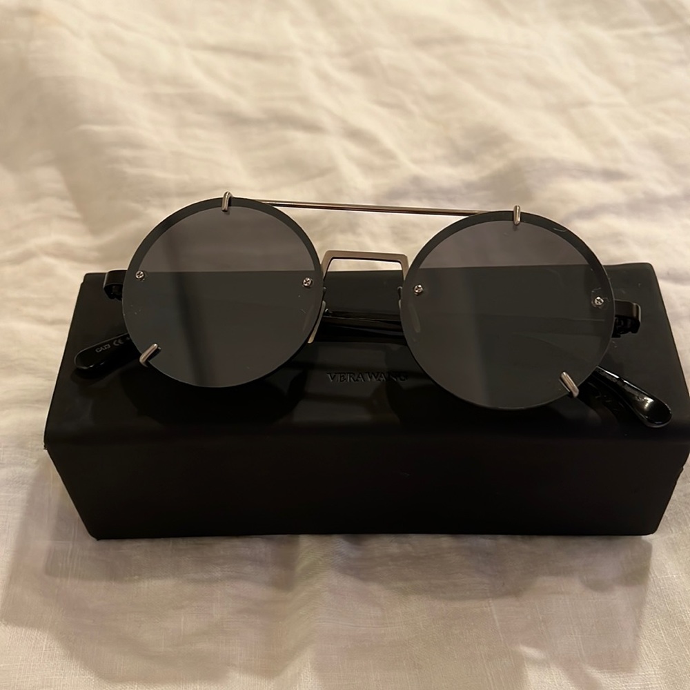 Vera Wang Sunglasses - Black - Round - NEW
